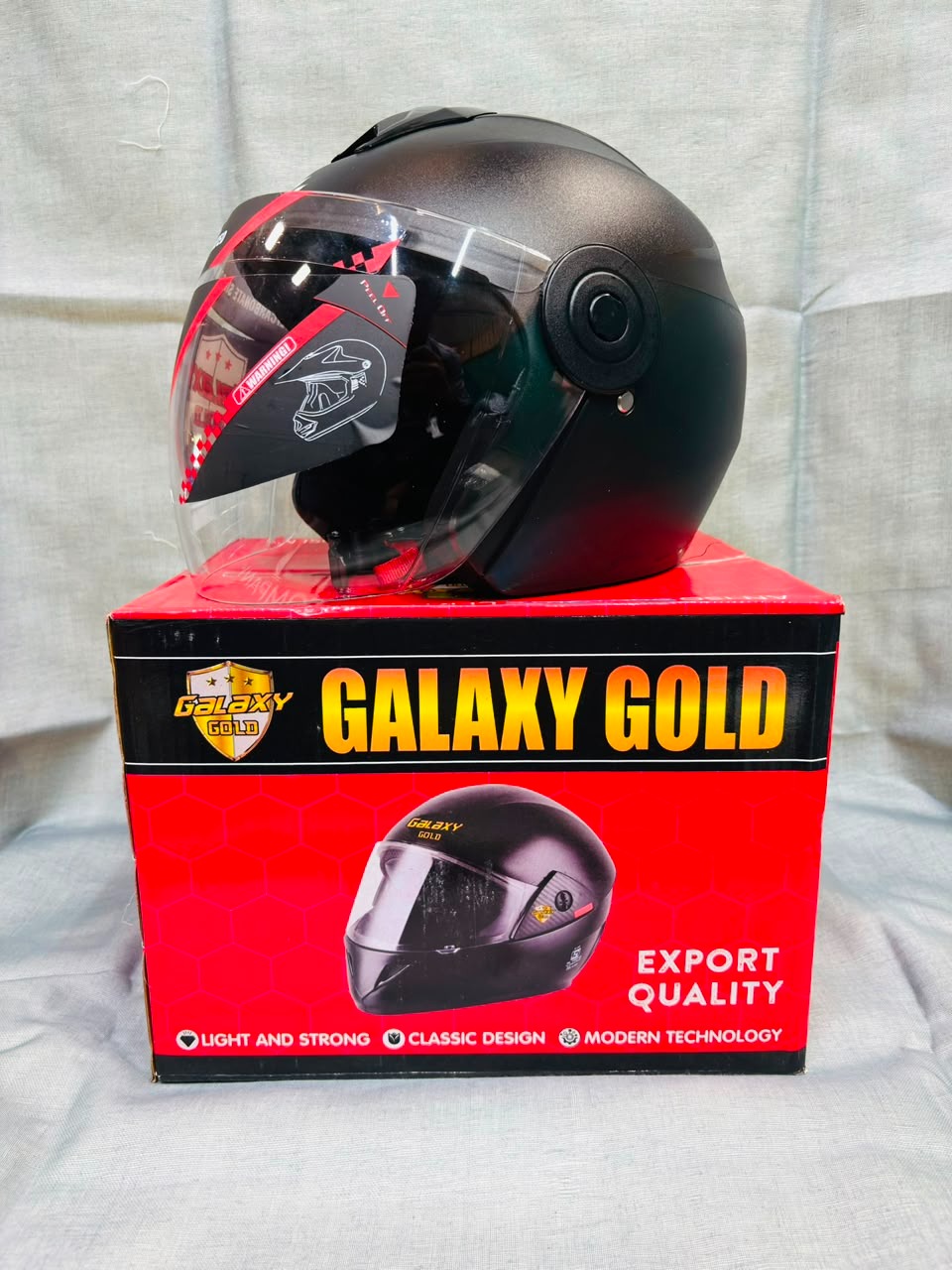 Helmet thumbnail 3